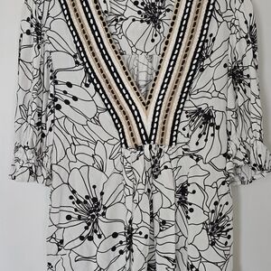 Elegant Floral V-Neck Blouse - Black and White